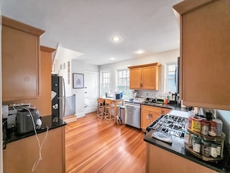 23 Kingsboro Park Unit 2, Jamaica Plain, MA 02130