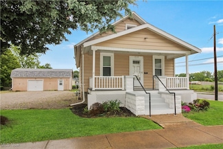 1515 E 3rd St, Port Clinton, OH 43452