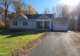 65 King Rd, Saratoga Springs, NY 12866