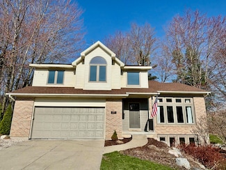 2457 Mcintosh Ave NE, Grand Rapids, MI 49525