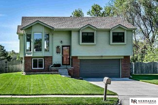 11747 Sunburst St, Omaha, NE 68164