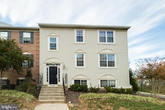 12000 Golf Ridge Ct Unit 202, Fairfax, VA 22033