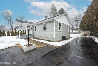 15 Jacobie Rd, South Glens Falls, NY 12803