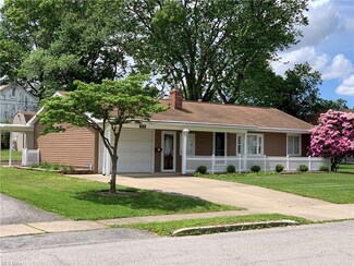 145 Court St, Columbiana, OH 44408
