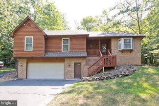 317 Overlook Dr, Cross Junction, VA 22625