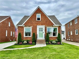 6111 Brownfield Dr, Cleveland, OH 44129