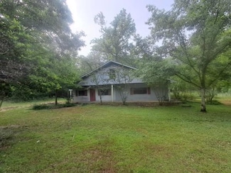 30 Griss Locke Rd, Seminary, MS 39479