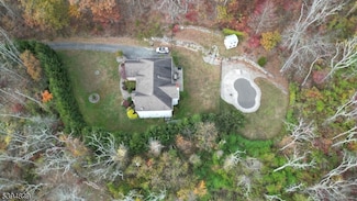 17 Meriden Rd, Rockaway Township, NJ 07866