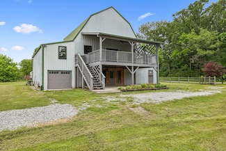 210 S 3rd St, Dickson, TN 37055