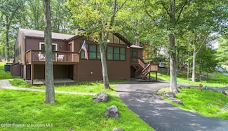 257 Somerset Dr, East Stroudsburg, PA 18301