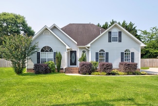 8900 Fox Glen Dr, Ooltewah, TN 37363