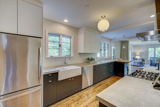 2 Hingham Cir, Saint Paul, MN 55118