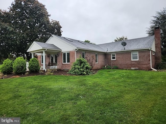 101 Eastbrook Rd, Ronks, PA 17572