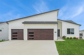 650 Napoli Ave, West Des Moines, IA 50266