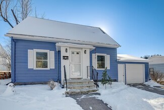 736 3rd St, Baraboo, WI 53913