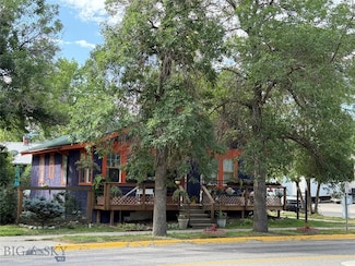 523 W Park St, Livingston, MT 59047