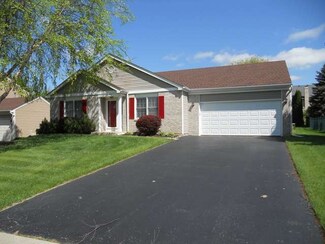 520 River Oaks Ln, Island Lake, IL 60042
