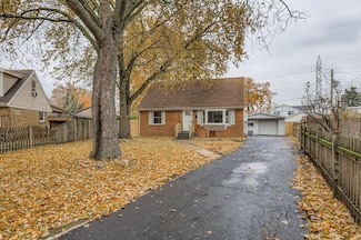 6755 Maple Ct, Bridgeview, IL 60455