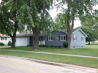 110 11th Ave, de Witt, IA 52742