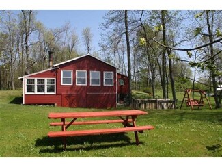 21 Crescent Bay Rd, South Hero, VT 05486