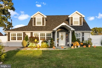 48 Canyon Rd, Levittown, PA 19057