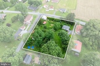 1704 Weavertown Rd, Douglassville, PA 19518