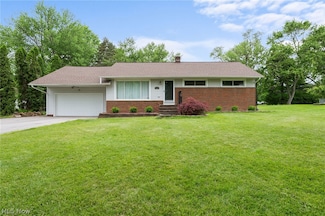 8282 Fairlane Dr, MacEdonia, OH 44056