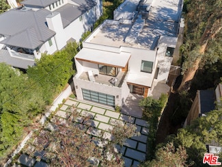 118 S Canyon View Dr, Los Angeles, CA 90049