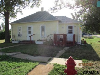211 S Vennum St, Palisade, NE 69040