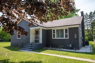 135 N 3rd St, Coloma, WI 54930