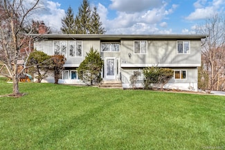 16 Old Pomona Rd, Suffern, NY 10901