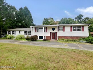 1286 Schodack Valley Rd, Castleton On Hudson, NY 12033