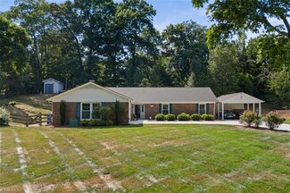 240 Post Oak Rd, Kernersville, NC 27284