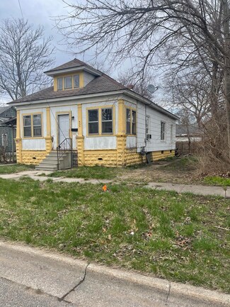 922 Emerald St, Muskegon, MI 49442