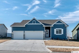 11107 Reynolds St, Omaha, NE 68142