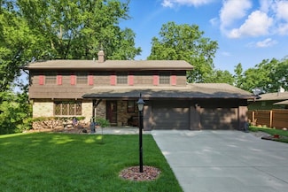 214 Timber Dr, Council Bluffs, IA 51503