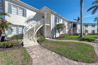 1568 Gulf Shore Blvd N Unit 5, Naples, FL 34102