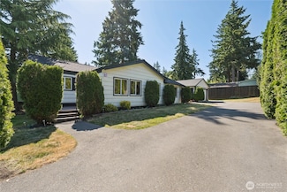 817 SW 158th St, Burien, WA 98166