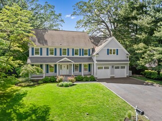31 Pleasant St, Darien, CT 06820