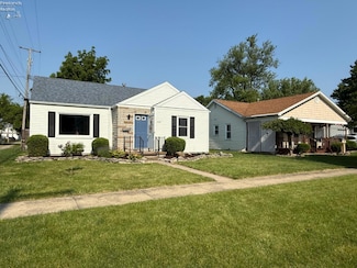 516 Adams St, Port Clinton, OH 43452