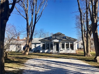 20 Lawton Ave, Tiverton, RI 02878