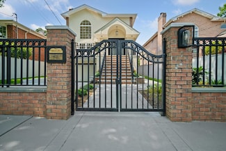 86-18 Sutro St, Jamaica, NY 11423