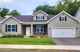 20 Basswood Ct, Ballston Lake, NY 12019