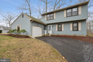 18 Croft Ct, Hainesport, NJ 08036