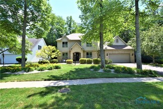 8239 Southampton Dr, Holland, OH 43528