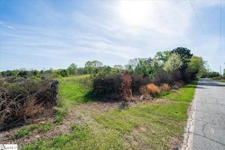 1750 Cannon Bottom Rd, Belton, SC 29627