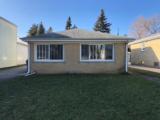 1674 Maple St, Des Plaines, IL 60018