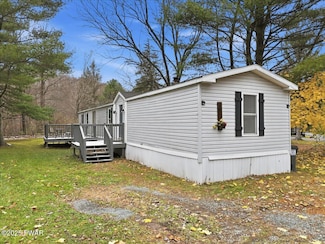 1011 Towpath Rd, Hawley, PA 18428