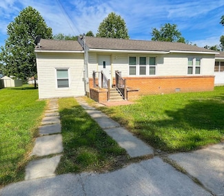 709 N Elm St, Dexter, MO 63841