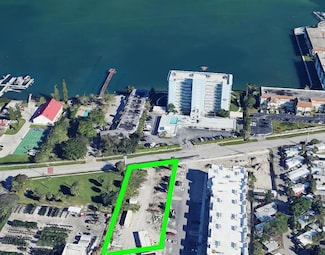 3139 Lake Shore Dr, West Palm Beach, FL 33404